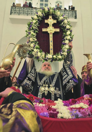 47.Св. Патриарх Кирилл соверш. чин Воздвиж. Креста прп.Евфр.